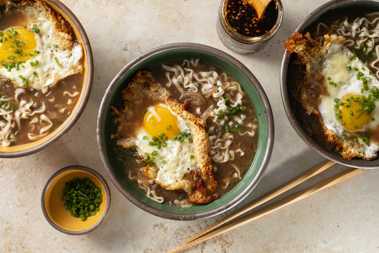 caramelized-onion-ramen-with-crispy-gruyere-egg