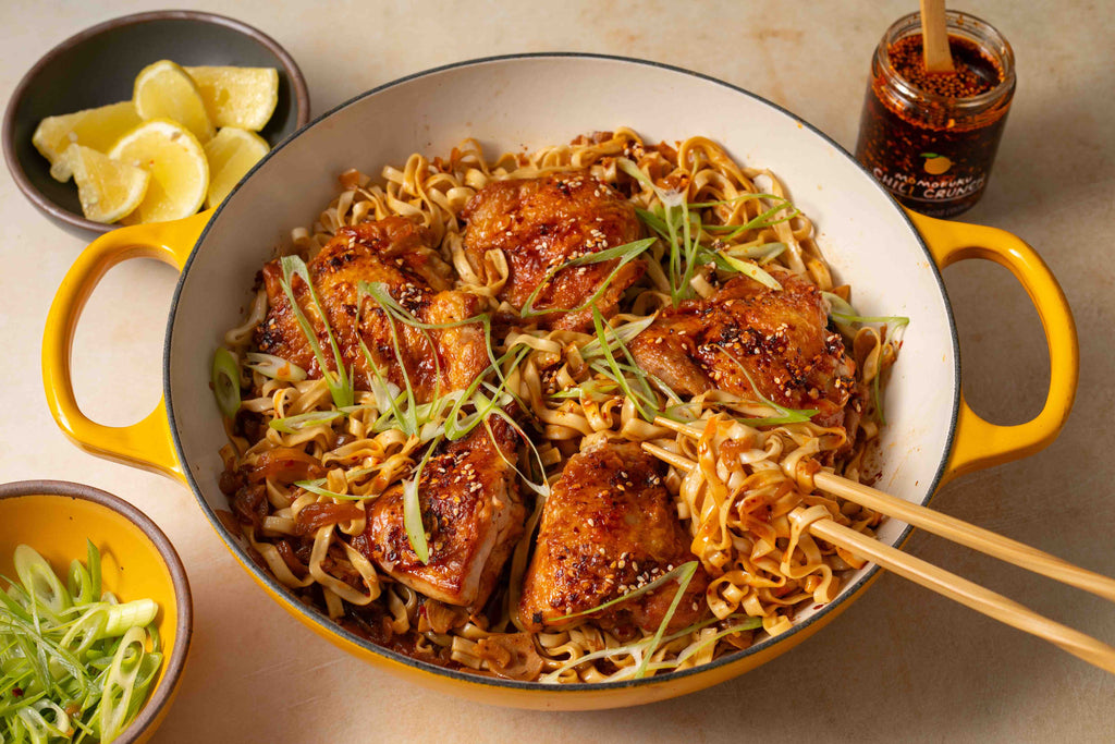 帽子 momoyoufuku Chili Crunch Chicken and Noodles – Momofuku Goods